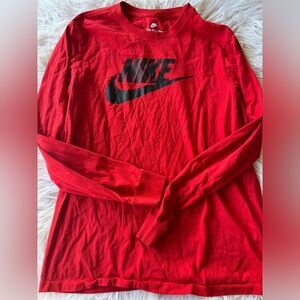 Nike  red Longsleeve  tee shirt size large‎